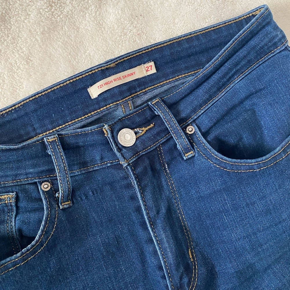 Levi's High Rise Skinny Jeans (Medium Blue)